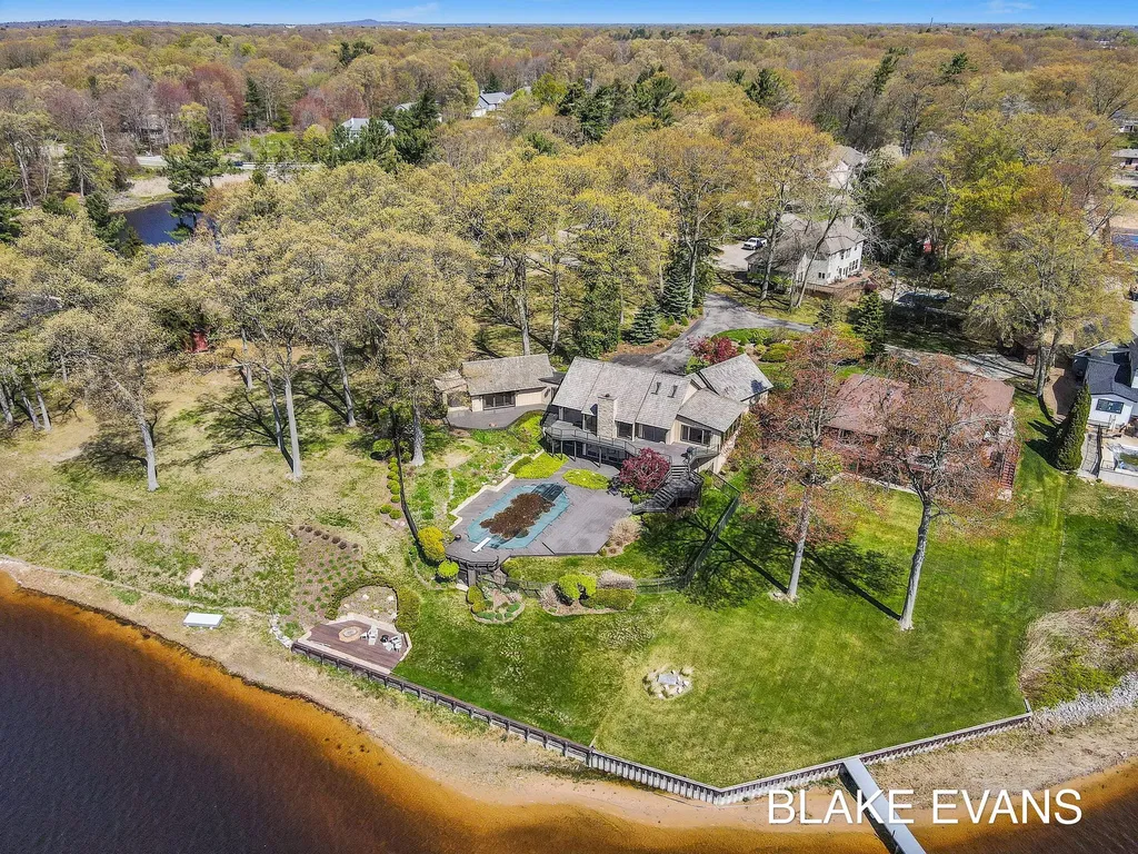 4069 Forest Point Drive Norton Shores City MI 49441