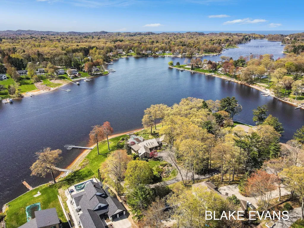 4069 Forest Point Drive Norton Shores City MI 49441