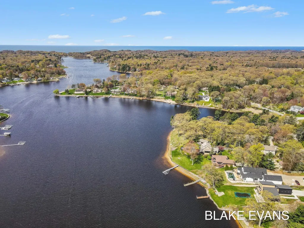 4069 Forest Point Drive Norton Shores City MI 49441