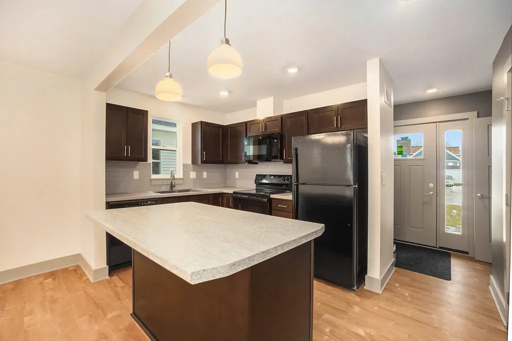 2098 Linden Avenue SE Grand Rapids City MI 49507