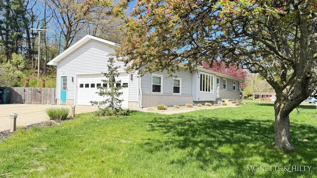 1847 Ritter Hills Drive Norton Shores City MI 49441