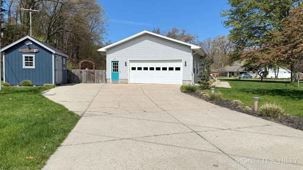 1847 Ritter Hills Drive Norton Shores City MI 49441