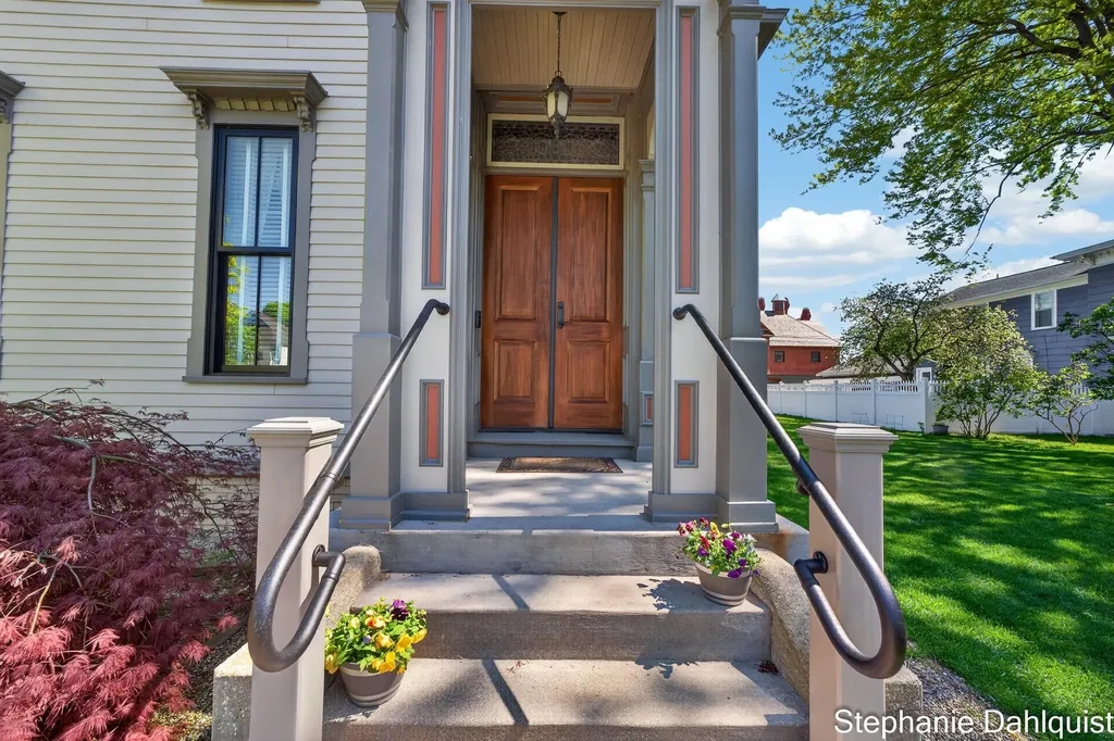 511 W Clay Avenue Muskegon City MI 49440
