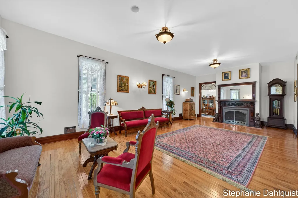 511 W Clay Avenue Muskegon City MI 49440