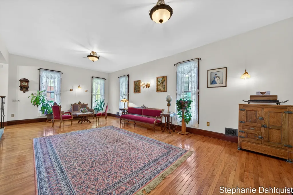 511 W Clay Avenue Muskegon City MI 49440