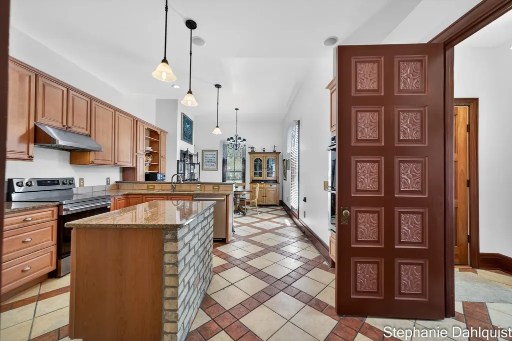 511 W Clay Avenue Muskegon City MI 49440