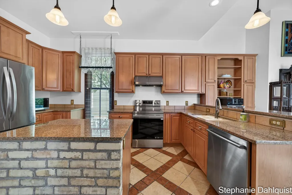 511 W Clay Avenue Muskegon City MI 49440