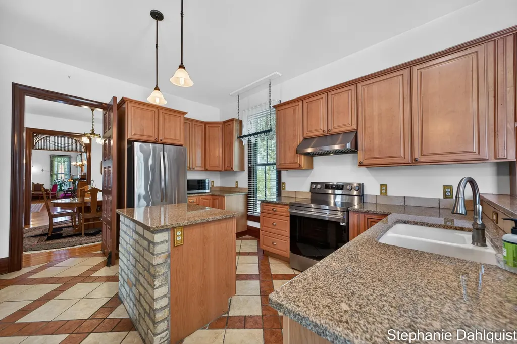 511 W Clay Avenue Muskegon City MI 49440