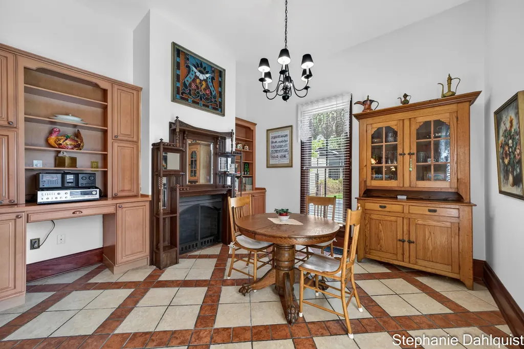 511 W Clay Avenue Muskegon City MI 49440