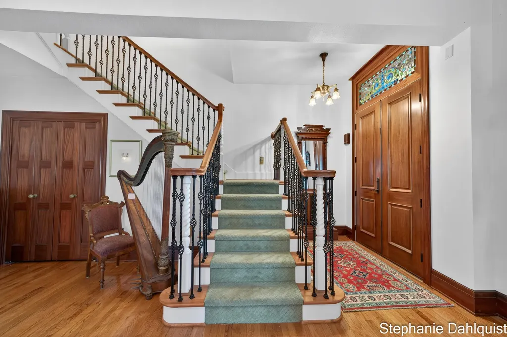 511 W Clay Avenue Muskegon City MI 49440