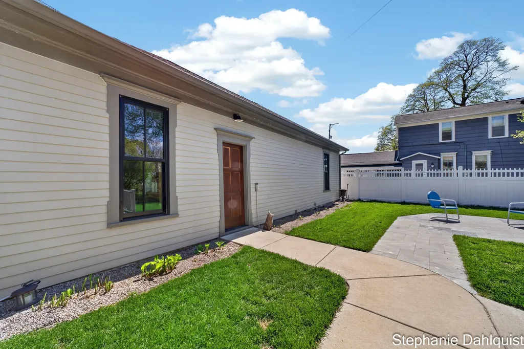 511 W Clay Avenue Muskegon City MI 49440