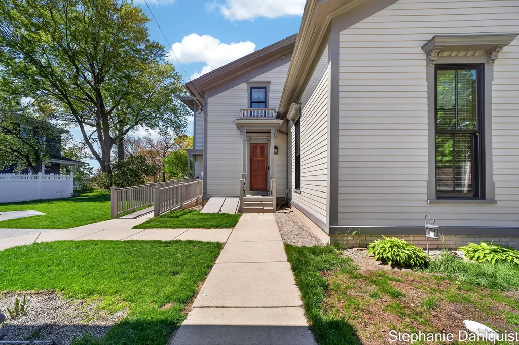 511 W Clay Avenue Muskegon City MI 49440