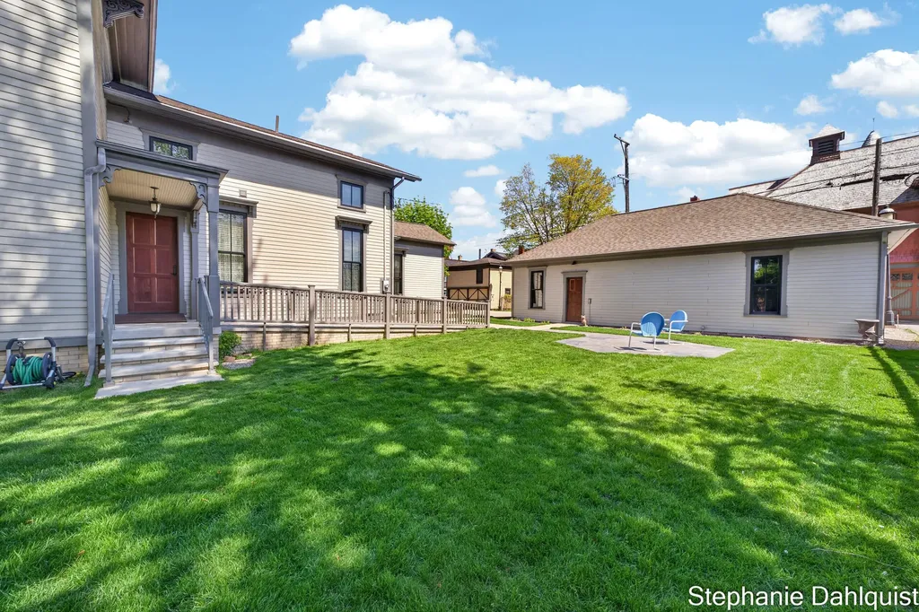 511 W Clay Avenue Muskegon City MI 49440