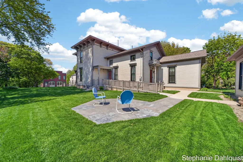 511 W Clay Avenue Muskegon City MI 49440