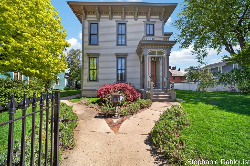 511 W Clay Avenue Muskegon City MI 49440