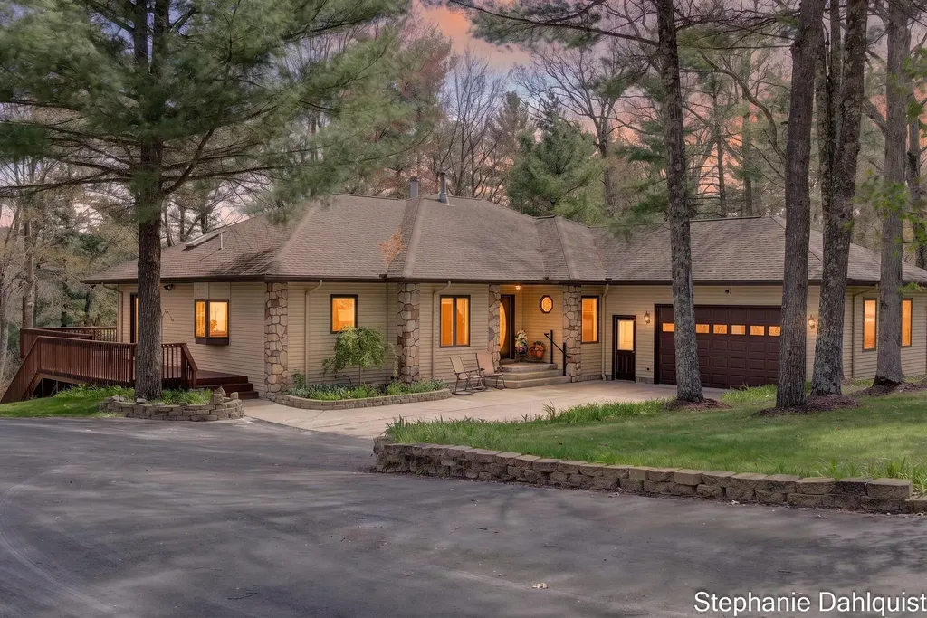 9160 Mill Pond Trail Whitehall Township MI 49461