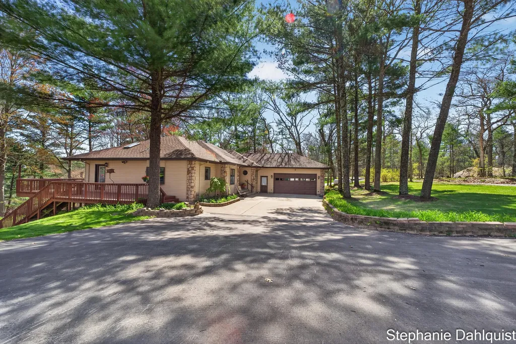9160 Mill Pond Trail Whitehall Township MI 49461