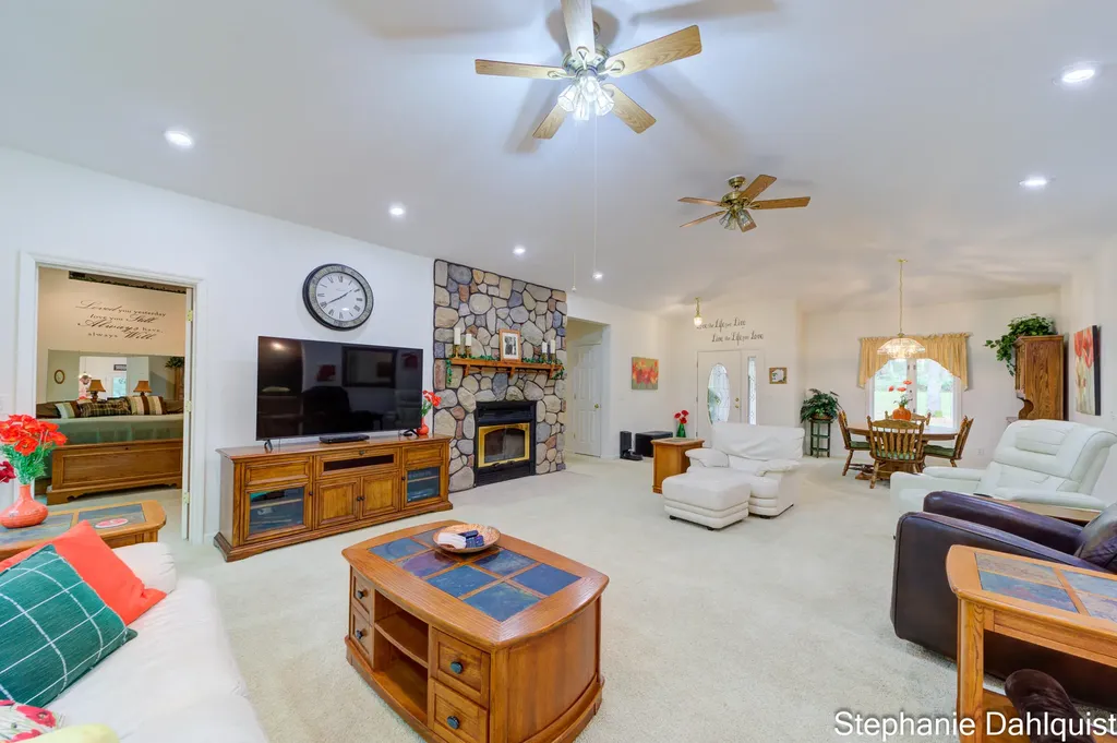 9160 Mill Pond Trail Whitehall Township MI 49461