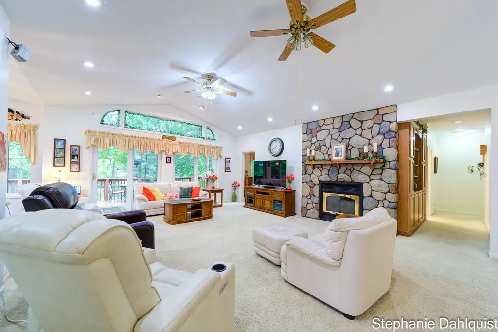 9160 Mill Pond Trail Whitehall Township MI 49461
