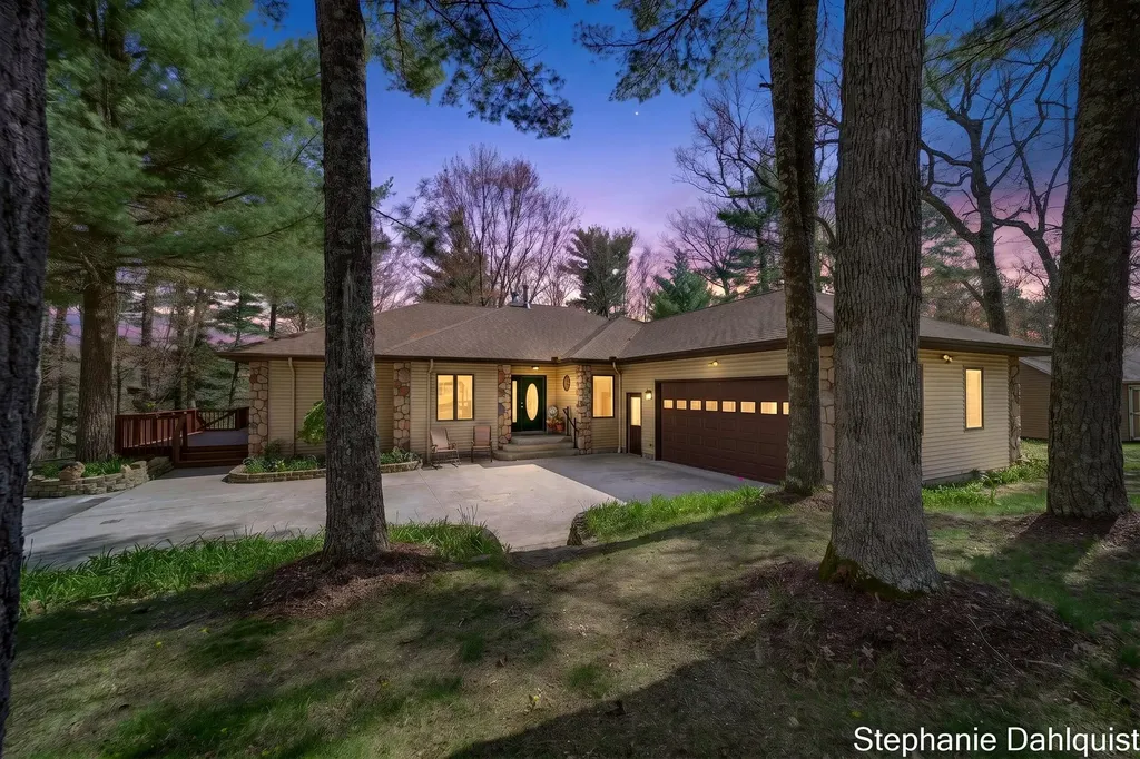 9160 Mill Pond Trail Whitehall Township MI 49461