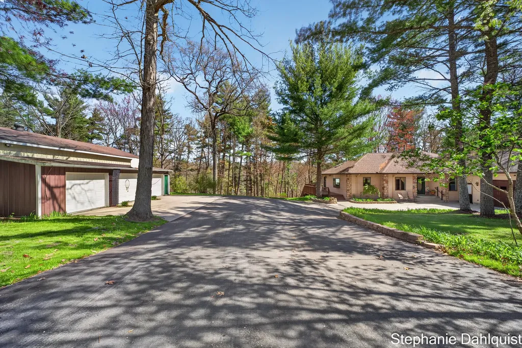 9160 Mill Pond Trail Whitehall Township MI 49461