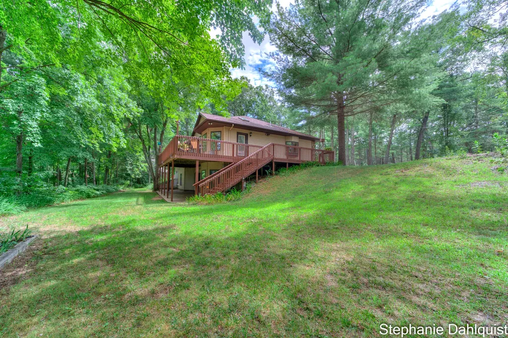 9160 Mill Pond Trail Whitehall Township MI 49461