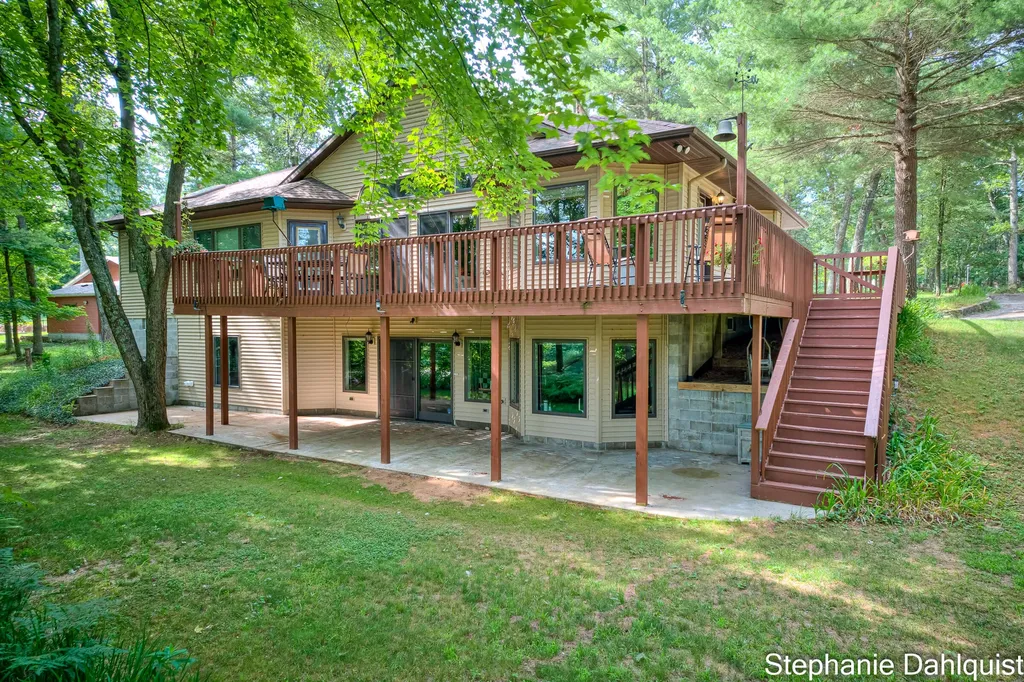 9160 Mill Pond Trail Whitehall Township MI 49461