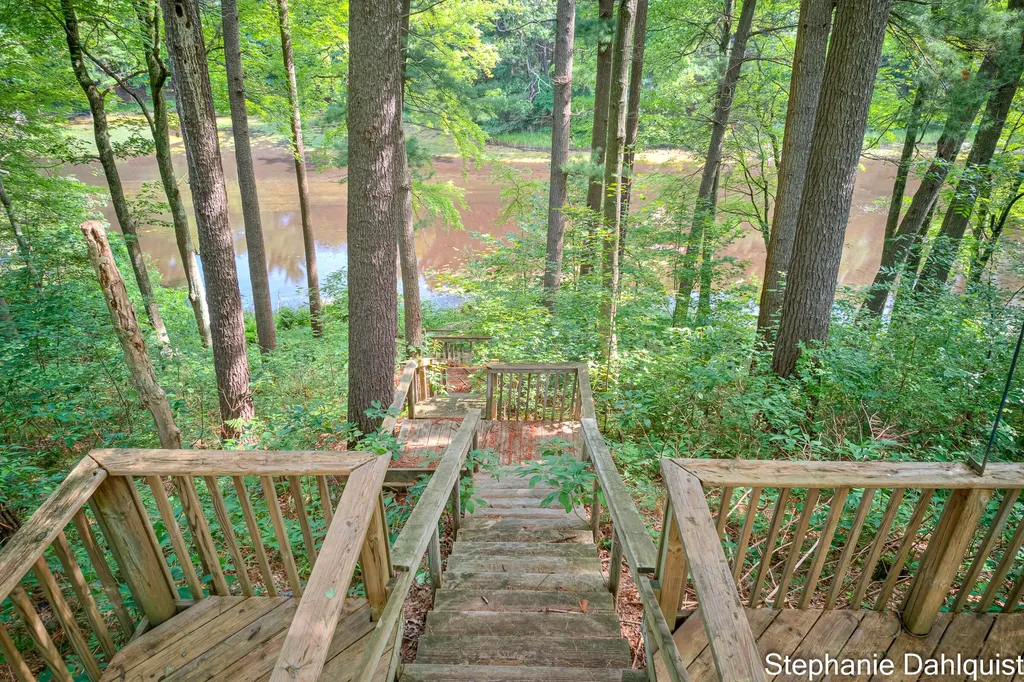9160 Mill Pond Trail Whitehall Township MI 49461