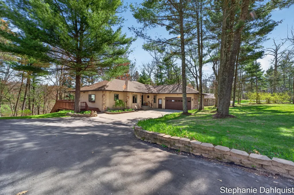 9160 Mill Pond Trail Whitehall Township MI 49461