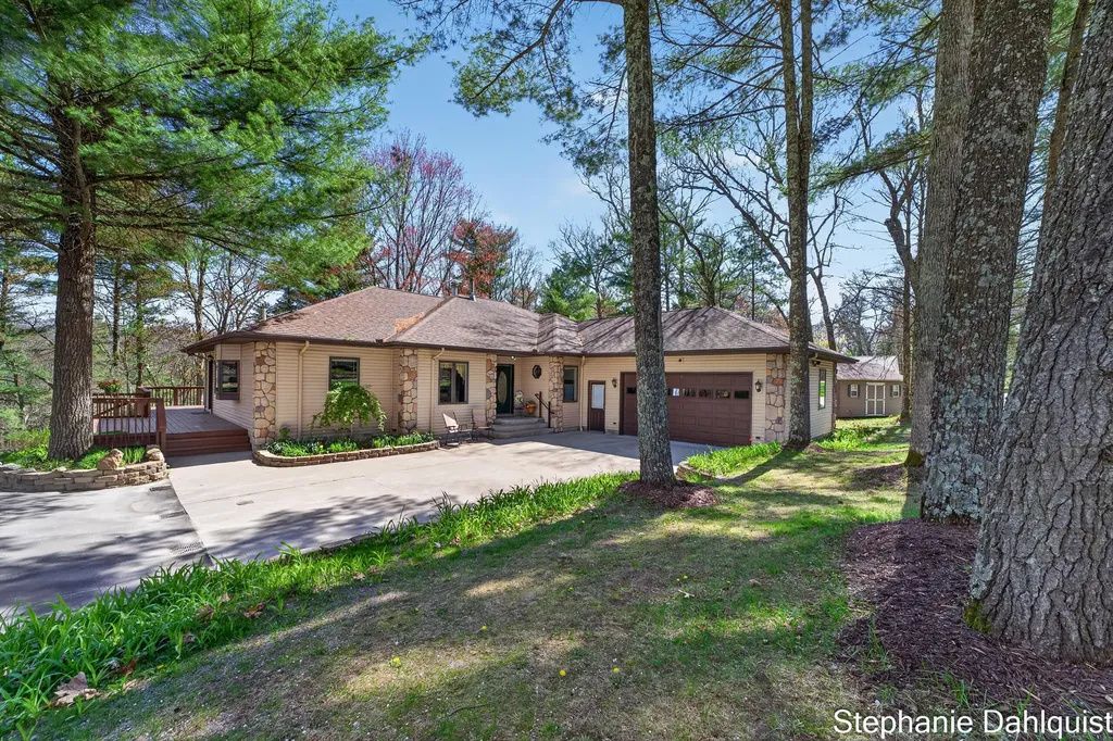 9160 Mill Pond Trail Whitehall Township MI 49461
