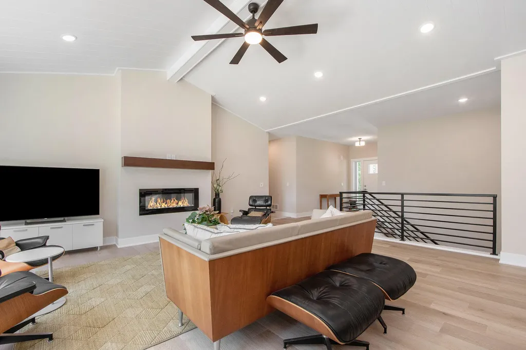 3719 Bradford Street NE Grand Rapids Charter Township MI 49525