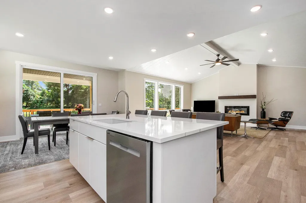 3719 Bradford Street NE Grand Rapids Charter Township MI 49525