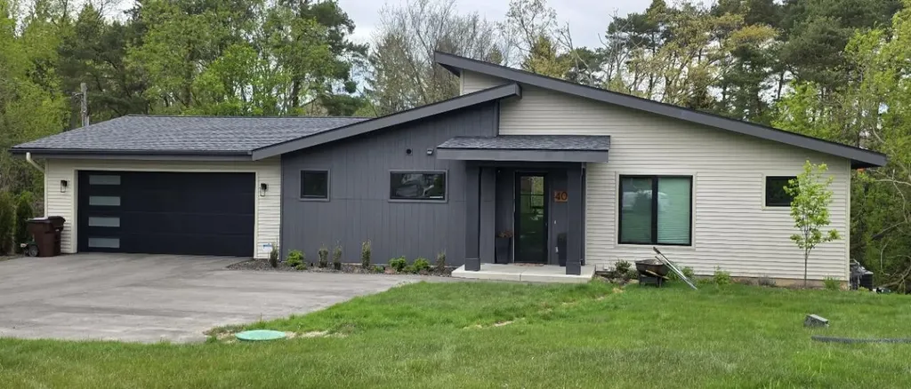 3719 Bradford Street NE Grand Rapids Charter Township MI 49525
