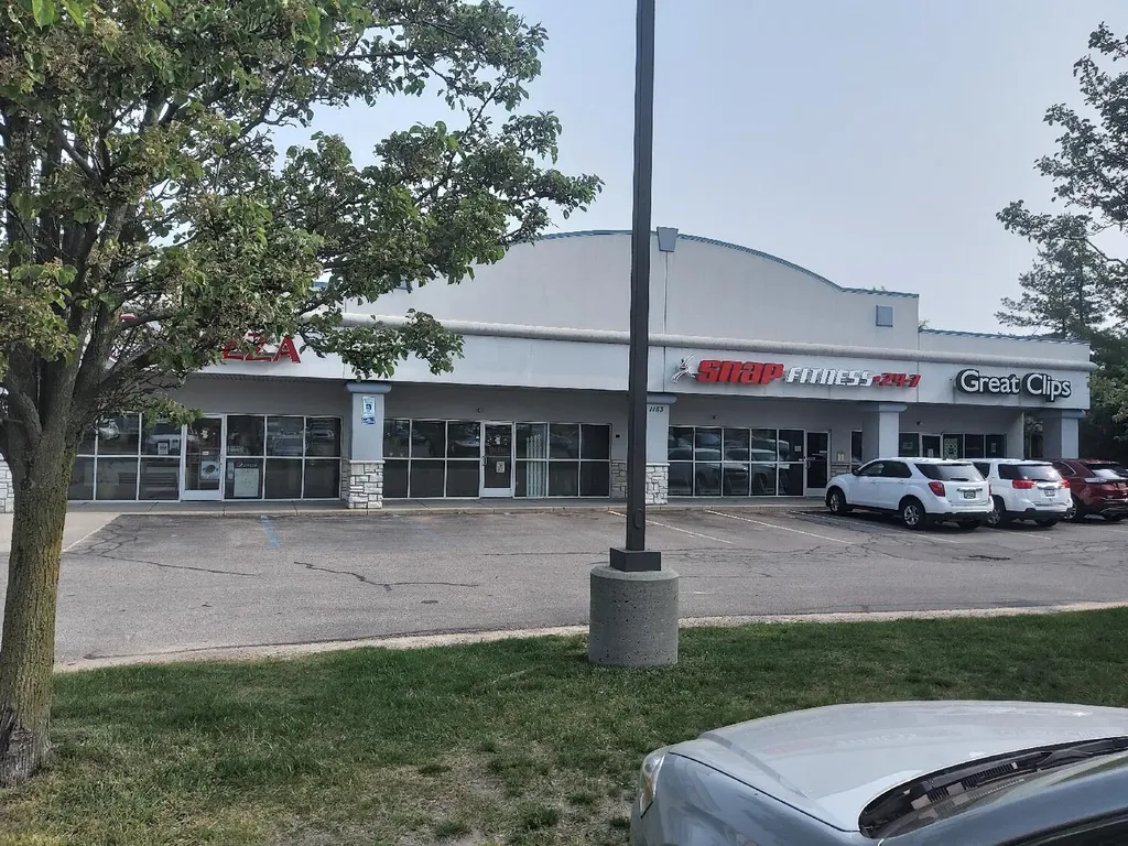 1149 S Washington Avenue Holland City MI 49423