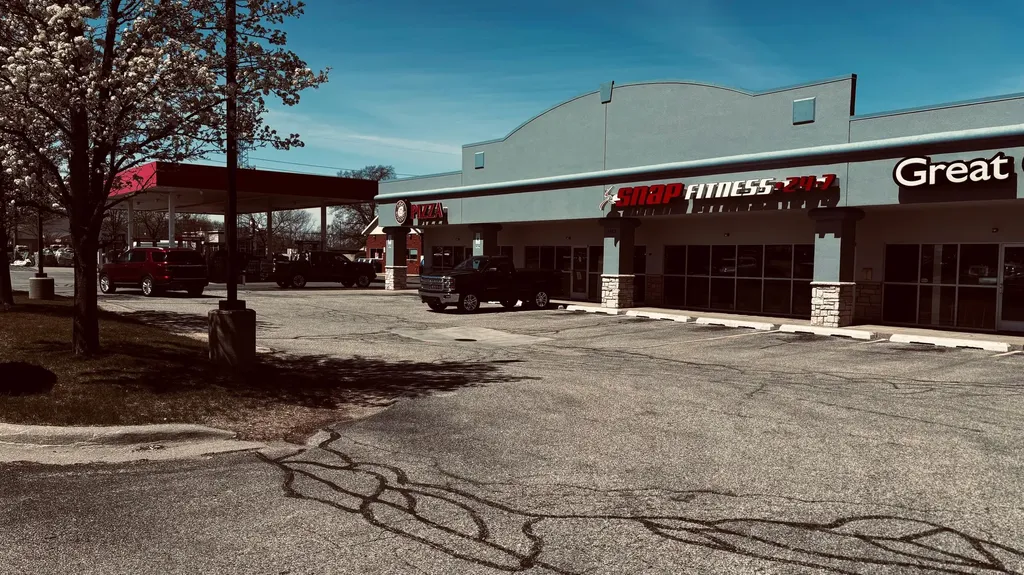 1149 S Washington Avenue Holland City MI 49423