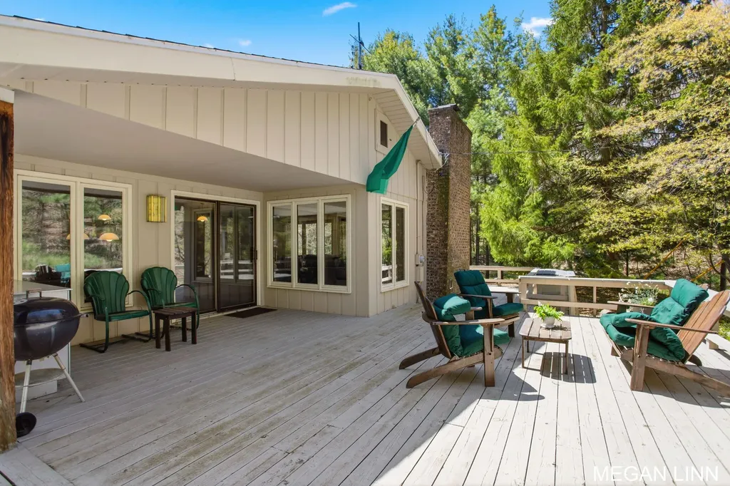 7135 Lakeshore Avenue Port Sheldon Township MI 49460