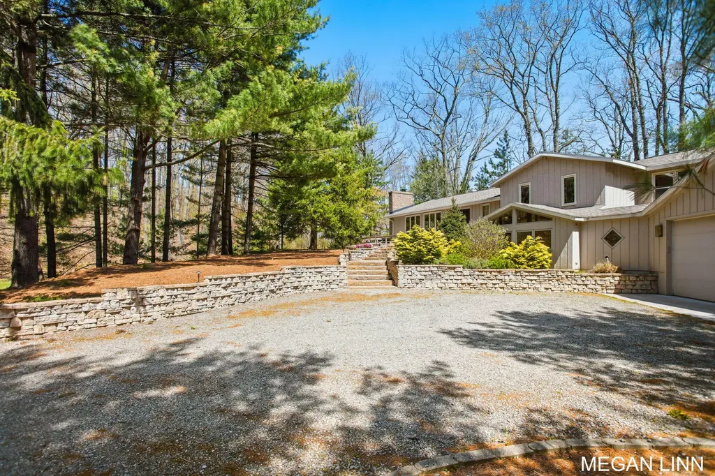 7135 Lakeshore Avenue Port Sheldon Township MI 49460
