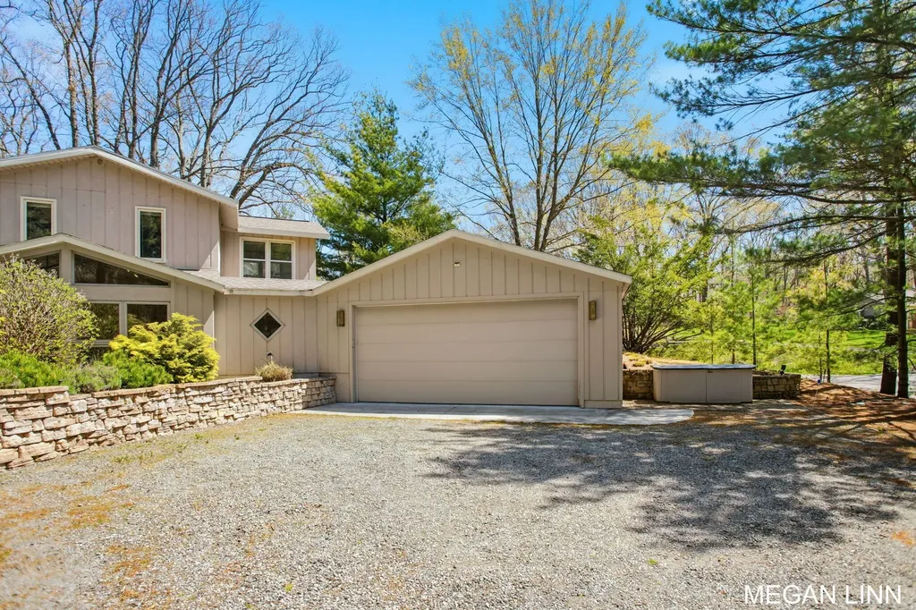 7135 Lakeshore Avenue Port Sheldon Township MI 49460