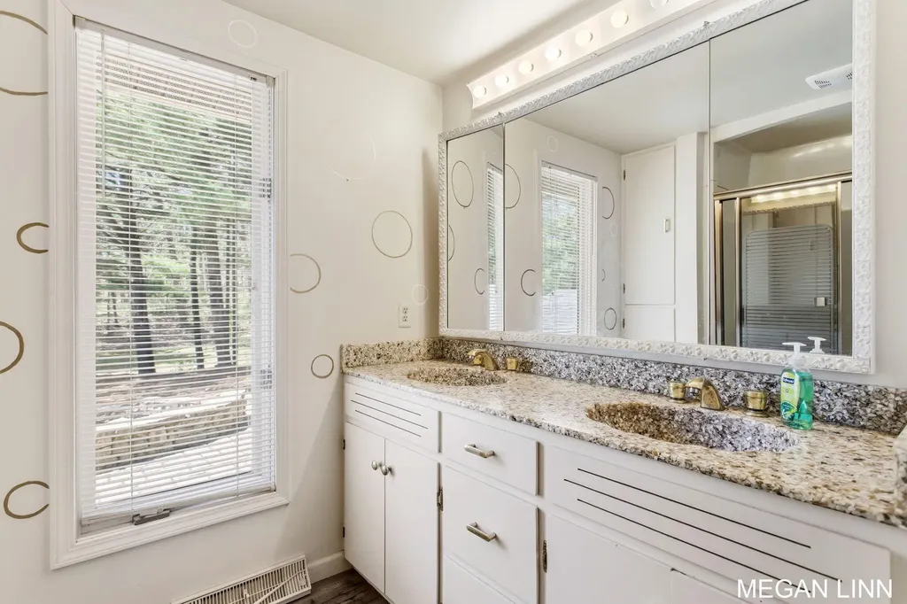 7135 Lakeshore Avenue Port Sheldon Township MI 49460