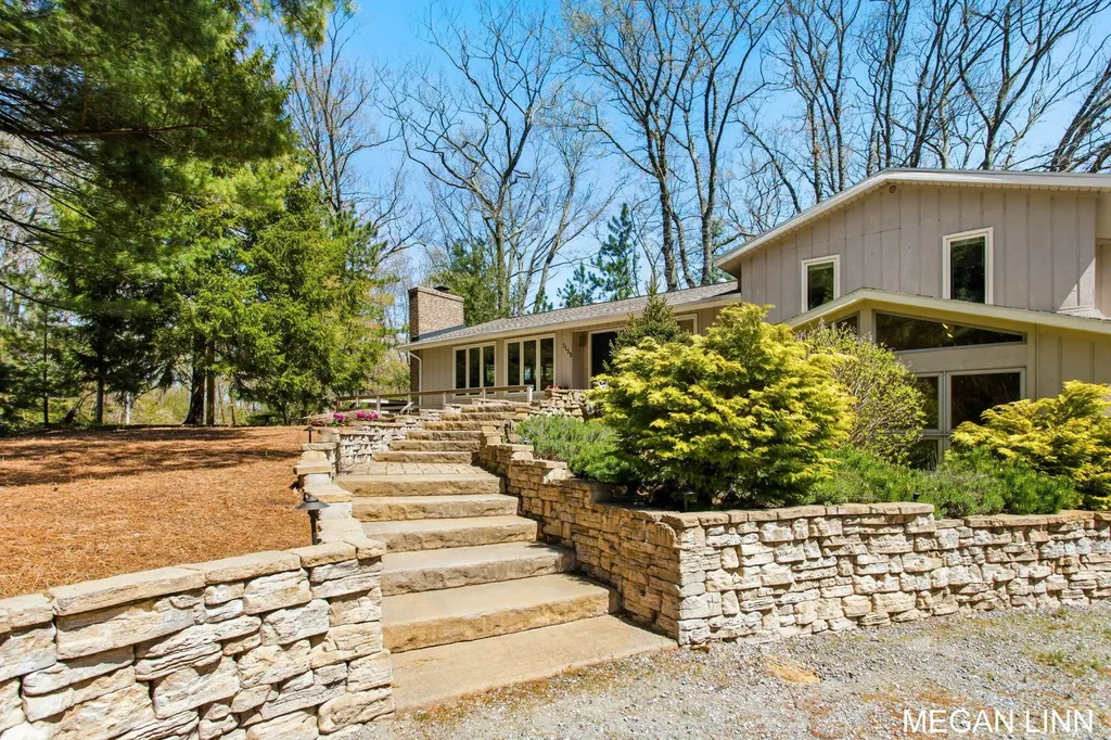 7135 Lakeshore Avenue Port Sheldon Township MI 49460