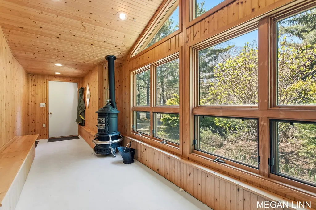 7135 Lakeshore Avenue Port Sheldon Township MI 49460