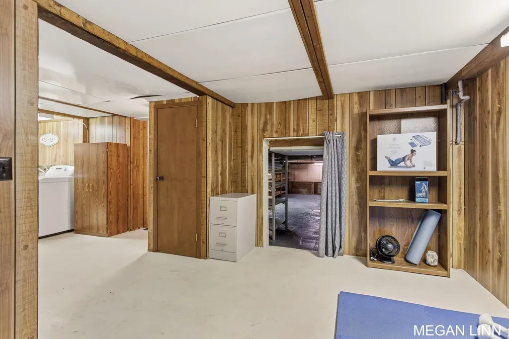7135 Lakeshore Avenue Port Sheldon Township MI 49460