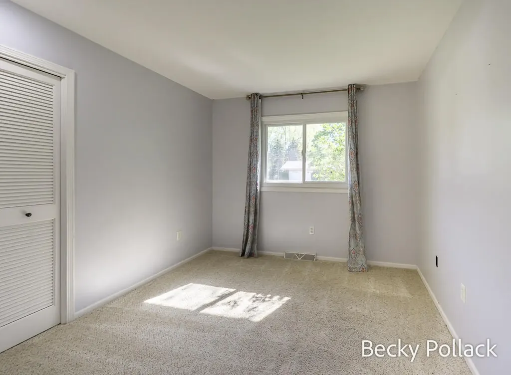 338 N 145th Avenue Park Township MI 49424