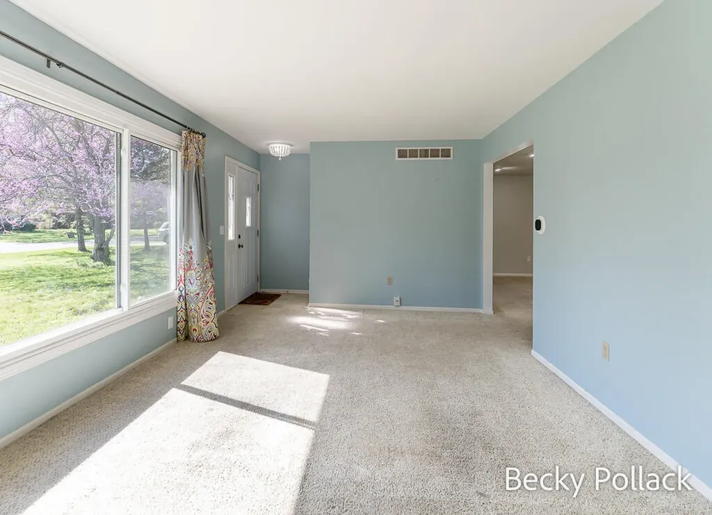 338 N 145th Avenue Park Township MI 49424