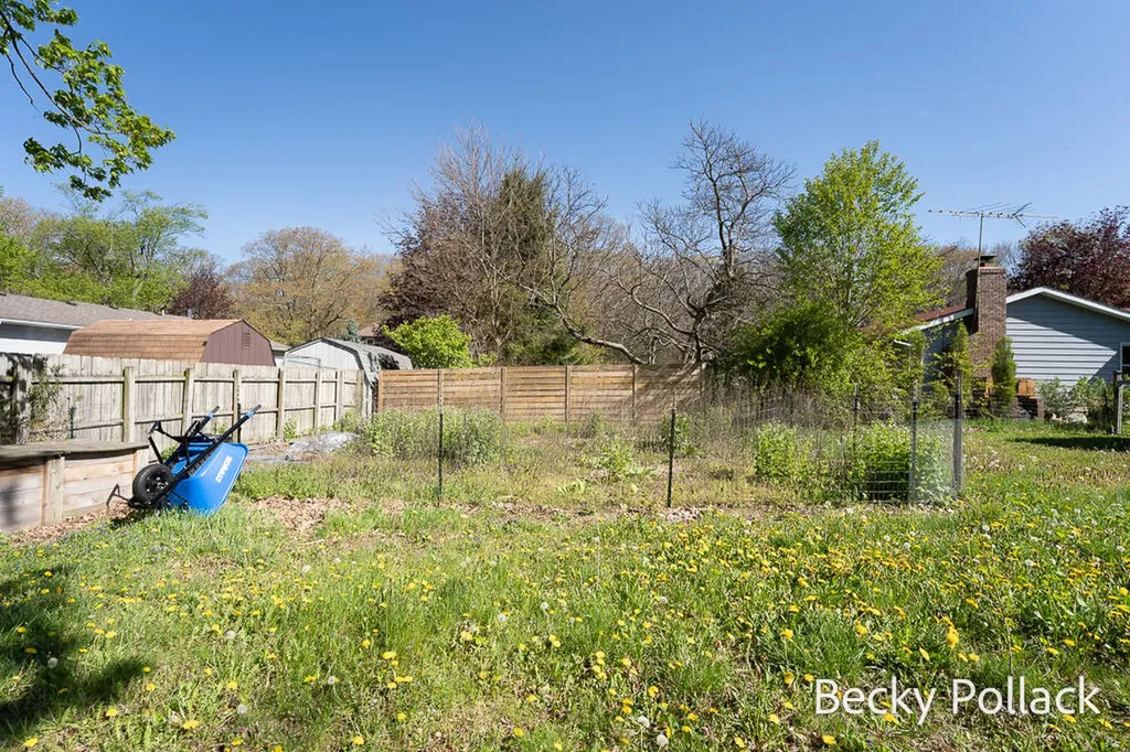 338 N 145th Avenue Park Township MI 49424