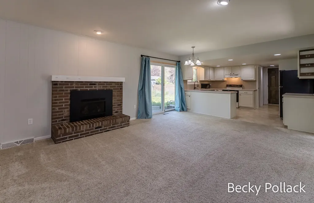 338 N 145th Avenue Park Township MI 49424