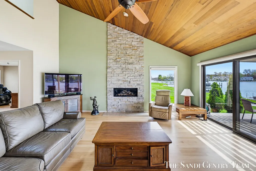 15780 N Prospect Point Drive Spring Lake Township MI 49456