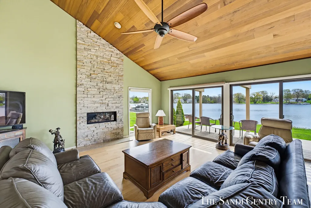 15780 N Prospect Point Drive Spring Lake Township MI 49456