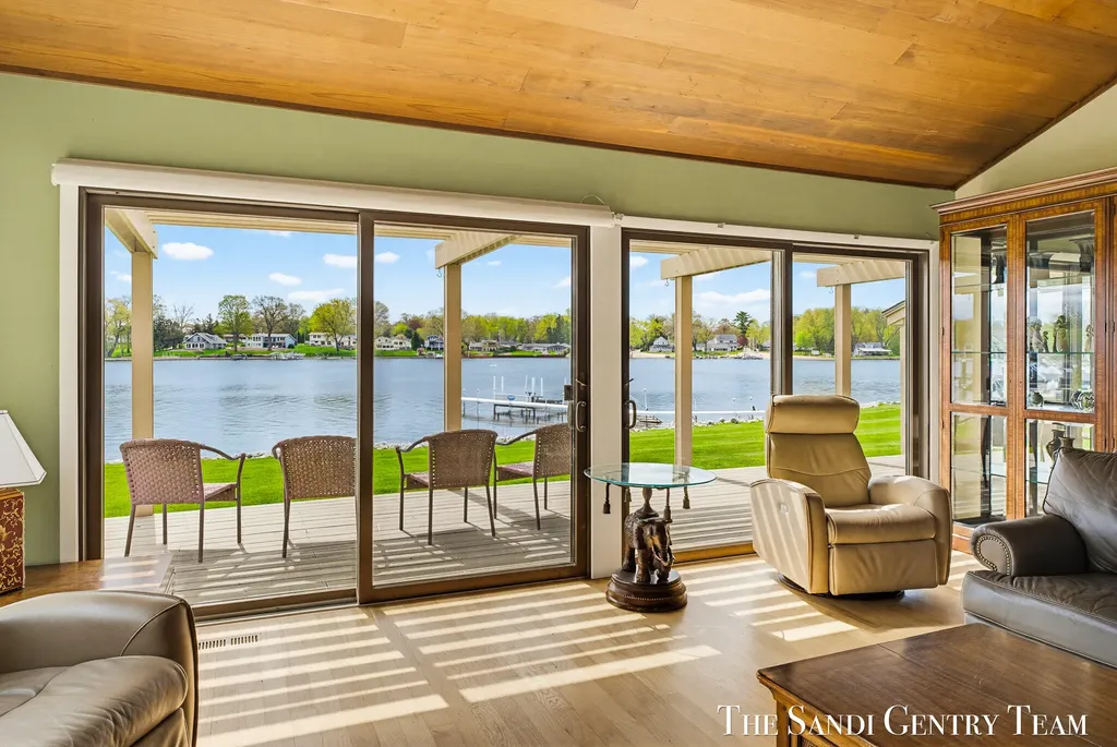 15780 N Prospect Point Drive Spring Lake Township MI 49456