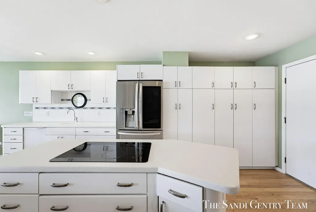 15780 N Prospect Point Drive Spring Lake Township MI 49456